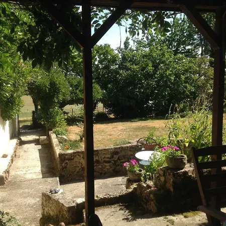 D'hotes Des Forets Bed & Breakfast Ecuras